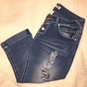 No Boundaries | Distressed Capris | Size 11